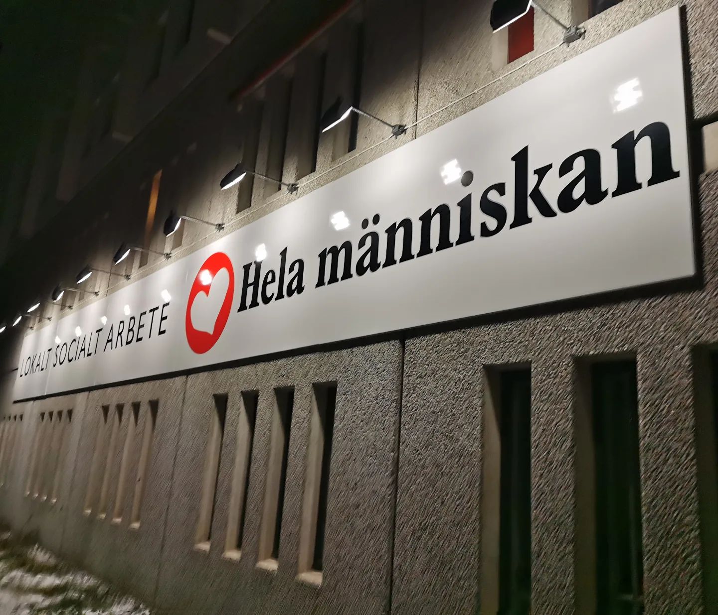 #skyltex #skyltexse #skylt #skyltar #neon #ljusreklam #ljusskyltar #presentreklam #plåtskyltar #vägskyltar #specialskyltar #företagsprofilering #mässor #scendekor #events #tullinge #reklam #design #ads #Affischer #Banderoller #Beachflaggor #Livsstil #Häften #Kuvert #Muggar #RollUp