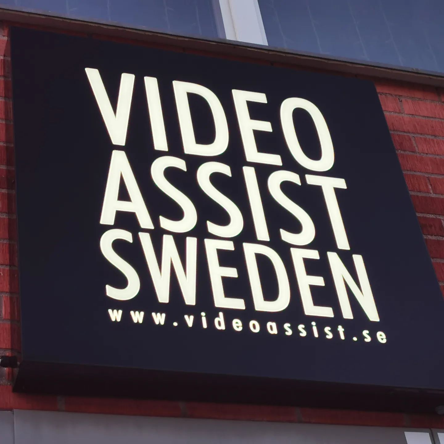 #skyltex #skyltexse #skylt #skyltar #neon #ljusreklam #ljusskyltar #presentreklam #plåtskyltar #vägskyltar #specialskyltar #företagsprofilering #mässor #scendekor #events #tullinge #reklam #design #ads #Affischer #Banderoller #Beachflaggor #Livsstil #Häften #Kuvert #Muggar #RollUp