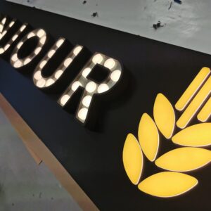 Ljusskyltar, ljuslådor och LED-skyltar